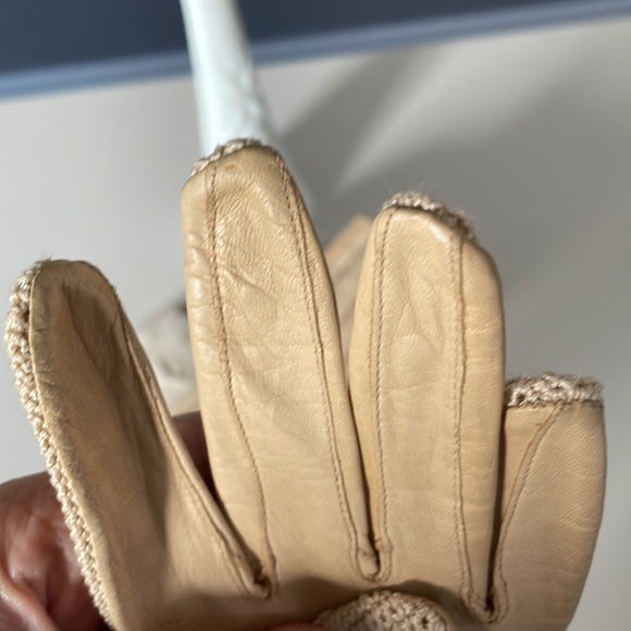 (2/$50) Vintage MCM Pullman England Cream Leather Gloves (Women's) - Medium - Picture 8 of 11